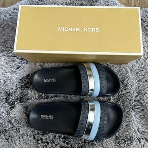 Michael Kors Brandy striped logo Slide, size 7 new in box
